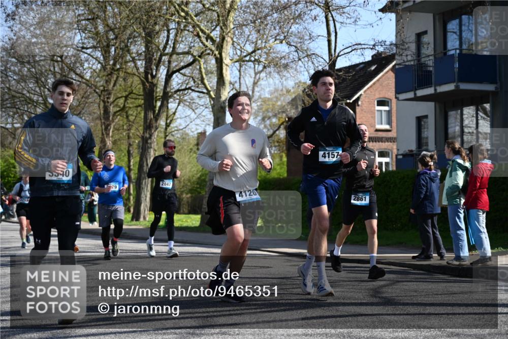12.04.2026 - 45. Internationalen Wilhelmsburger Insellauf J. Mangold http://msf.ph/oto/9465351 12.04.2026 10:57:45 Ziel 2441, 5243, 3798, 2861, 3340, 2847, 4339, 3179, 3753, 4947, 3754, 5362, 4157, 2164, 4120, 2283, 2228, 4396, 4396, 3997, 2818, 3257, 2499, 2499, 2194, 2900, 3260, 3568, 4352, 4215, 4394, 3665 meine-sportfotos.de