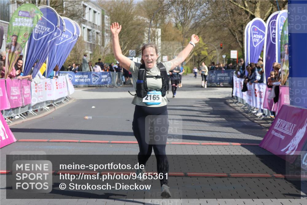 12.04.2026 - 45. Internationalen Wilhelmsburger Insellauf Strokosch-Dieckow http://msf.ph/oto/9465361 12.04.2026 11:15:26 Ziel 2165 meine-sportfotos.de