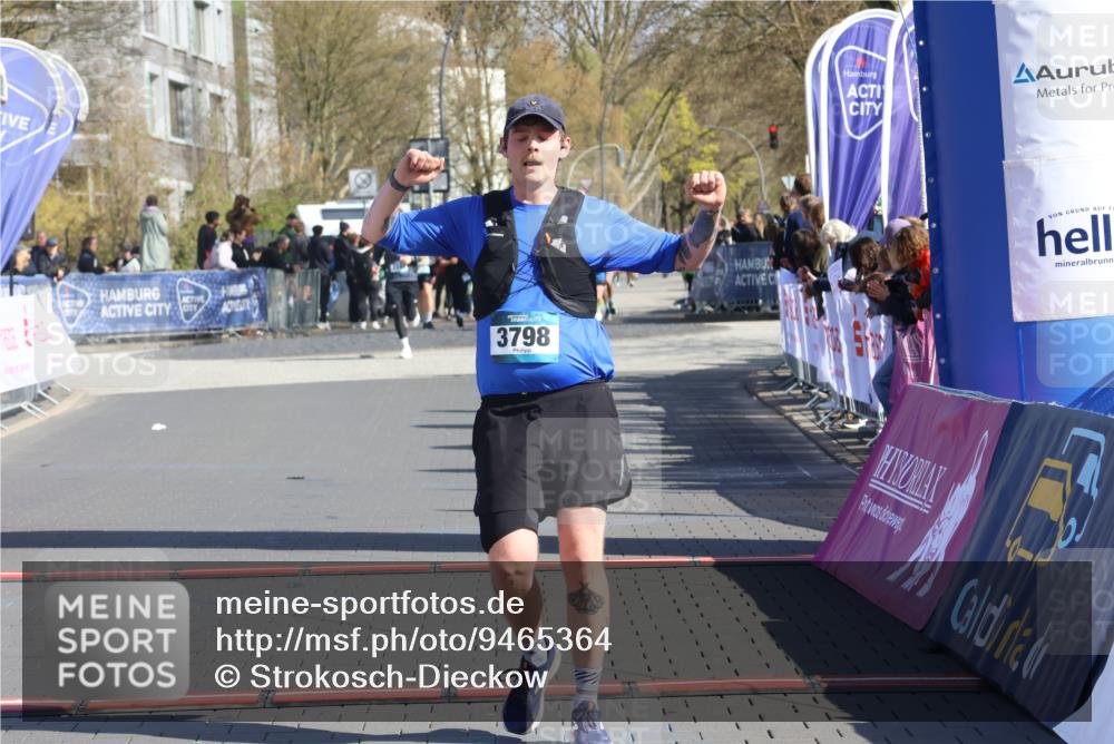 12.04.2026 - 45. Internationalen Wilhelmsburger Insellauf Strokosch-Dieckow http://msf.ph/oto/9465364 12.04.2026 10:58:06 Ziel 3798 meine-sportfotos.de