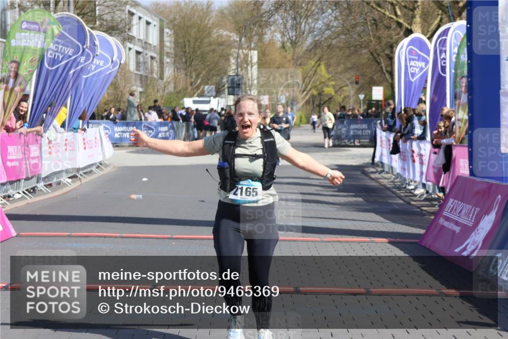 12.04.2026 - 45. Internationalen Wilhelmsburger Insellauf Strokosch-Dieckow http://msf.ph/oto/9465369 12.04.2026 11:15:26 Ziel 2165 meine-sportfotos.de