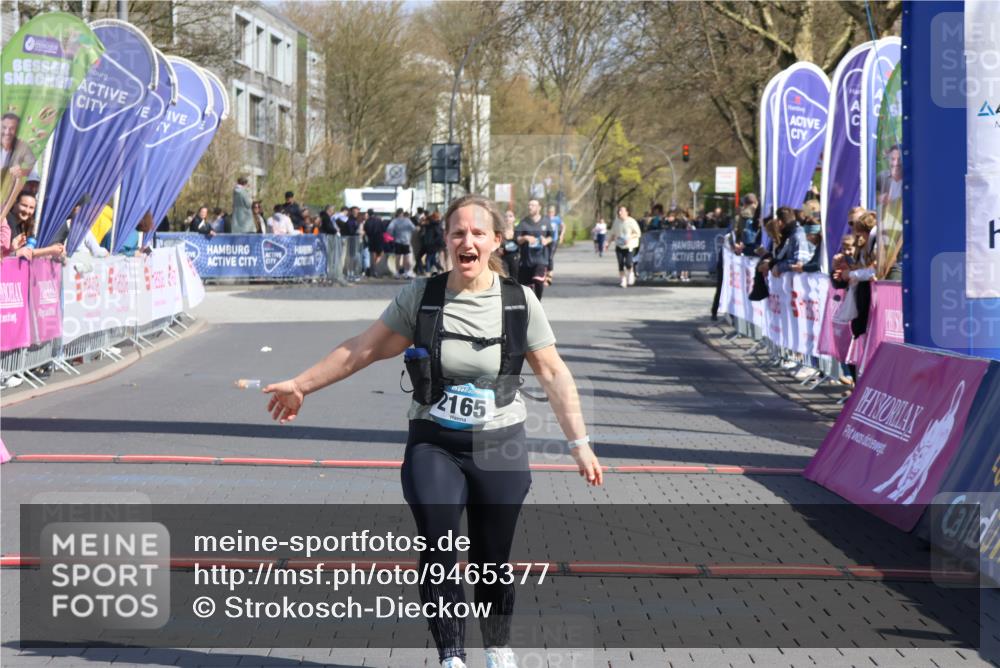 12.04.2026 - 45. Internationalen Wilhelmsburger Insellauf Strokosch-Dieckow http://msf.ph/oto/9465377 12.04.2026 11:15:26 Ziel 2165 meine-sportfotos.de