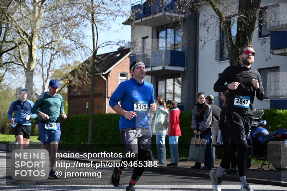 12.04.2026 - 45. Internationalen Wilhelmsburger Insellauf J. Mangold http://msf.ph/oto/9465388 12.04.2026 10:57:48 Ziel 3798, 2861, 3340, 2847, 4339, 3179, 3753, 4947, 3754, 5362, 4157, 2164, 4120, 2283, 2228, 4396, 3997, 2818, 3257, 2499, 2194, 2900, 2900, 3260, 3568, 4352, 4215, 4394, 3665 meine-sportfotos.de