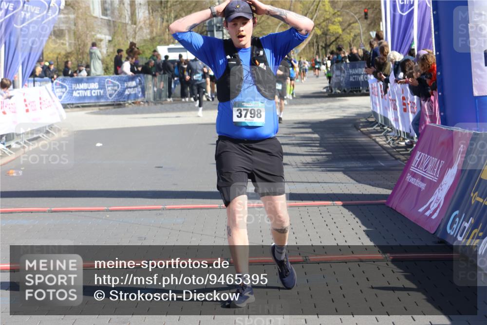 12.04.2026 - 45. Internationalen Wilhelmsburger Insellauf Strokosch-Dieckow http://msf.ph/oto/9465395 12.04.2026 10:58:07 Ziel 3798 meine-sportfotos.de
