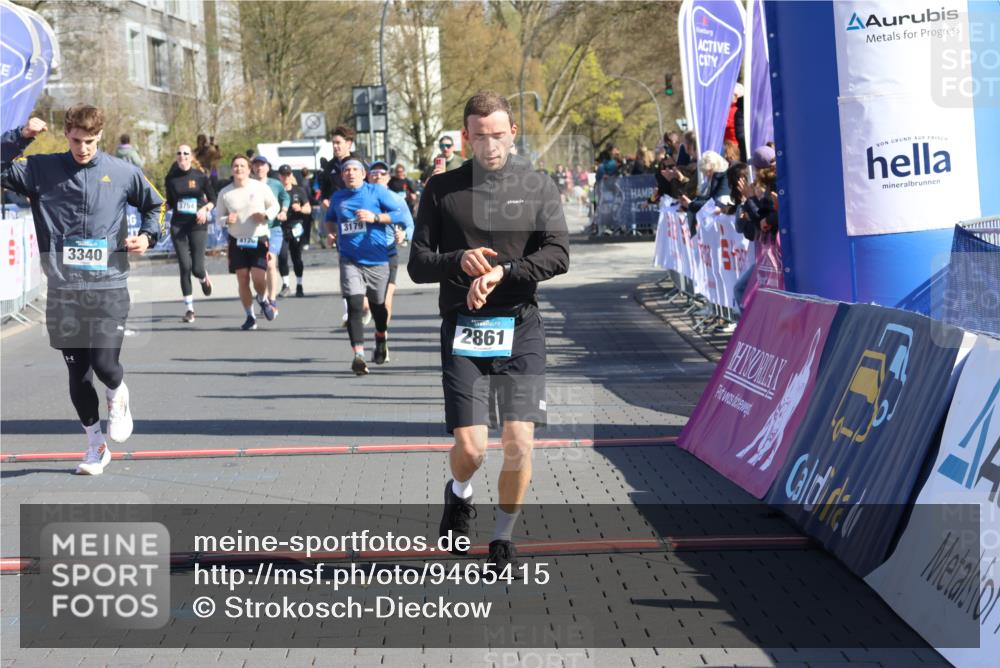 12.04.2026 - 45. Internationalen Wilhelmsburger Insellauf Strokosch-Dieckow http://msf.ph/oto/9465415 12.04.2026 10:58:15 Ziel 2861, 3340, 2847, 4339, 3179, 3753, 4947 meine-sportfotos.de