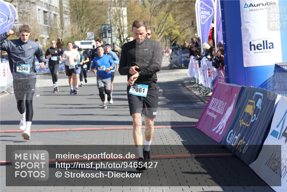 12.04.2026 - 45. Internationalen Wilhelmsburger Insellauf Strokosch-Dieckow http://msf.ph/oto/9465427 12.04.2026 10:58:15 Ziel 2861, 3340, 2847, 4339, 3179, 3753, 4947 meine-sportfotos.de