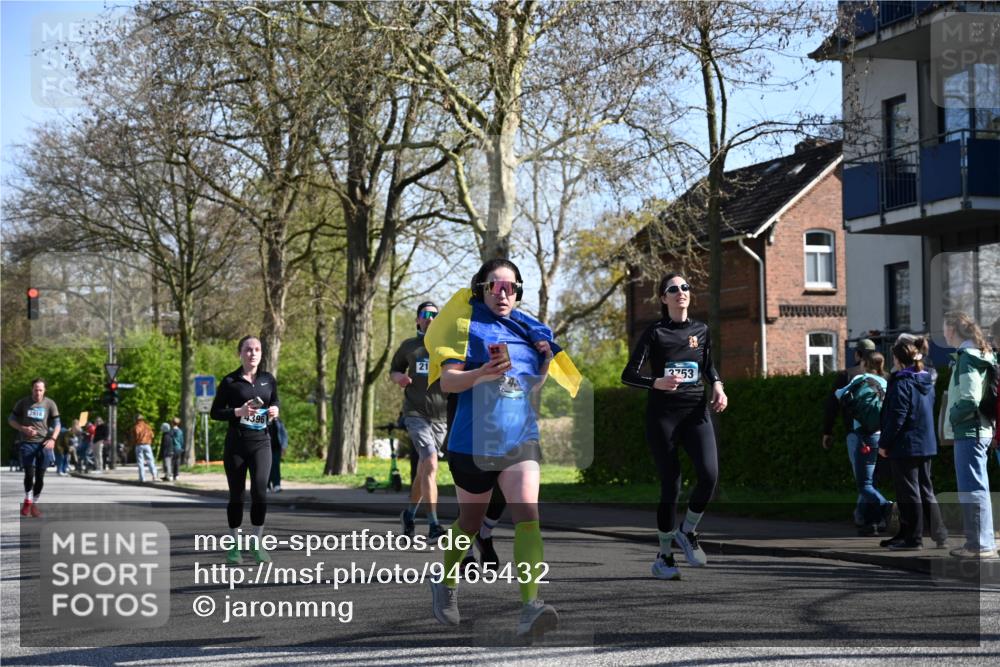 12.04.2026 - 45. Internationalen Wilhelmsburger Insellauf J. Mangold http://msf.ph/oto/9465432 12.04.2026 10:57:52 Ziel 2861, 3340, 2847, 4339, 3179, 3753, 4947, 3754, 5362, 4157, 2164, 4120, 2283, 2228, 4396, 3997, 2818, 3257, 2499, 2194, 2900, 3260, 3568, 4352, 4352, 4215, 4394, 3665, 3968 meine-sportfotos.de