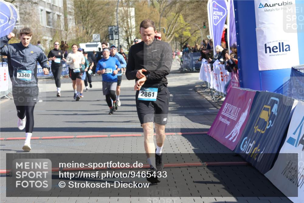 12.04.2026 - 45. Internationalen Wilhelmsburger Insellauf Strokosch-Dieckow http://msf.ph/oto/9465433 12.04.2026 10:58:15 Ziel 2861, 3340, 2847, 4339, 3179, 3753, 4947 meine-sportfotos.de