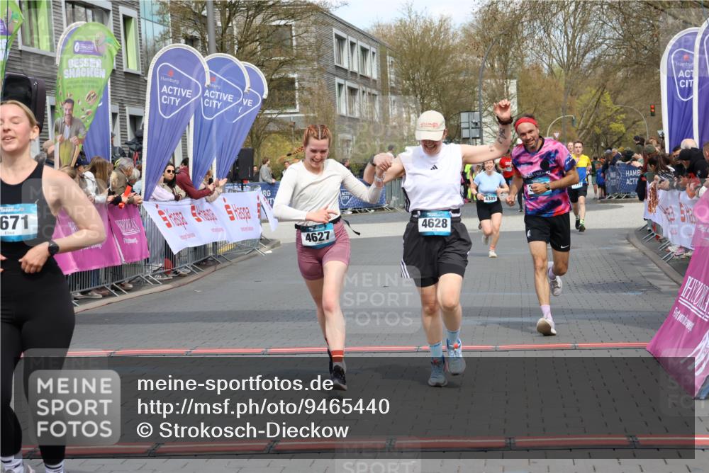12.04.2026 - 45. Internationalen Wilhelmsburger Insellauf Strokosch-Dieckow http://msf.ph/oto/9465440 12.04.2026 13:13:11 Ziel 2275, 4671, 4627, 4628, 3638 meine-sportfotos.de