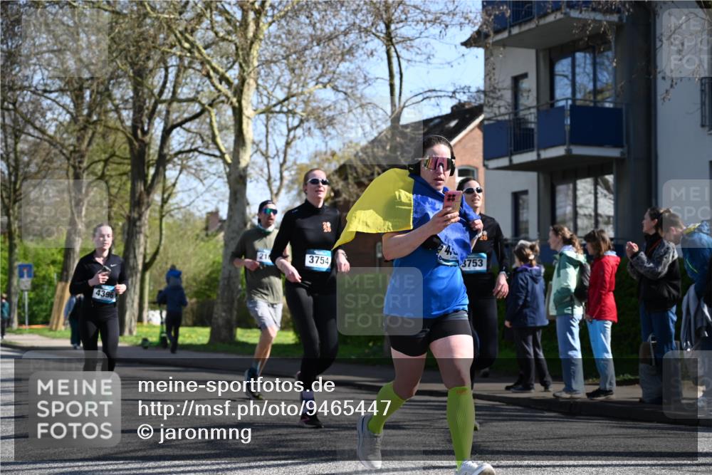 12.04.2026 - 45. Internationalen Wilhelmsburger Insellauf J. Mangold http://msf.ph/oto/9465447 12.04.2026 10:57:52 Ziel 2861, 3340, 2847, 4339, 3179, 3753, 4947, 3754, 5362, 4157, 2164, 4120, 2283, 2228, 4396, 3997, 2818, 3257, 2499, 2194, 2900, 3260, 3568, 4352, 4352, 4215, 4394, 3665, 3968 meine-sportfotos.de