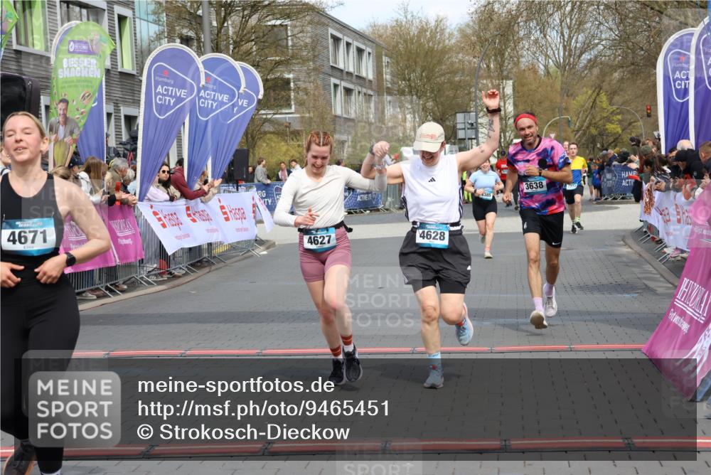 12.04.2026 - 45. Internationalen Wilhelmsburger Insellauf Strokosch-Dieckow http://msf.ph/oto/9465451 12.04.2026 13:13:11 Ziel 2275, 4671, 4627, 4628, 3638 meine-sportfotos.de