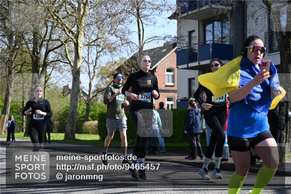 12.04.2026 - 45. Internationalen Wilhelmsburger Insellauf J. Mangold http://msf.ph/oto/9465457 12.04.2026 10:57:53 Ziel 2861, 3340, 2847, 4339, 3179, 3753, 4947, 3754, 5362, 4157, 2164, 4120, 2283, 2228, 4396, 3997, 3997, 2818, 3257, 2499, 2194, 2900, 3260, 3568, 4352, 4215, 4215, 4394, 3665, 3968, 4577 meine-sportfotos.de