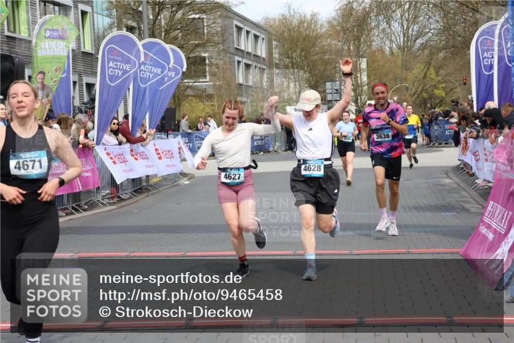12.04.2026 - 45. Internationalen Wilhelmsburger Insellauf Strokosch-Dieckow http://msf.ph/oto/9465458 12.04.2026 13:13:11 Ziel 2275, 4671, 4627, 4628, 3638 meine-sportfotos.de