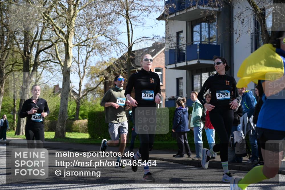 12.04.2026 - 45. Internationalen Wilhelmsburger Insellauf J. Mangold http://msf.ph/oto/9465464 12.04.2026 10:57:53 Ziel 2861, 3340, 2847, 4339, 3179, 3753, 4947, 3754, 5362, 4157, 2164, 4120, 2283, 2228, 4396, 3997, 3997, 2818, 3257, 2499, 2194, 2900, 3260, 3568, 4352, 4215, 4215, 4394, 3665, 3968, 4577 meine-sportfotos.de