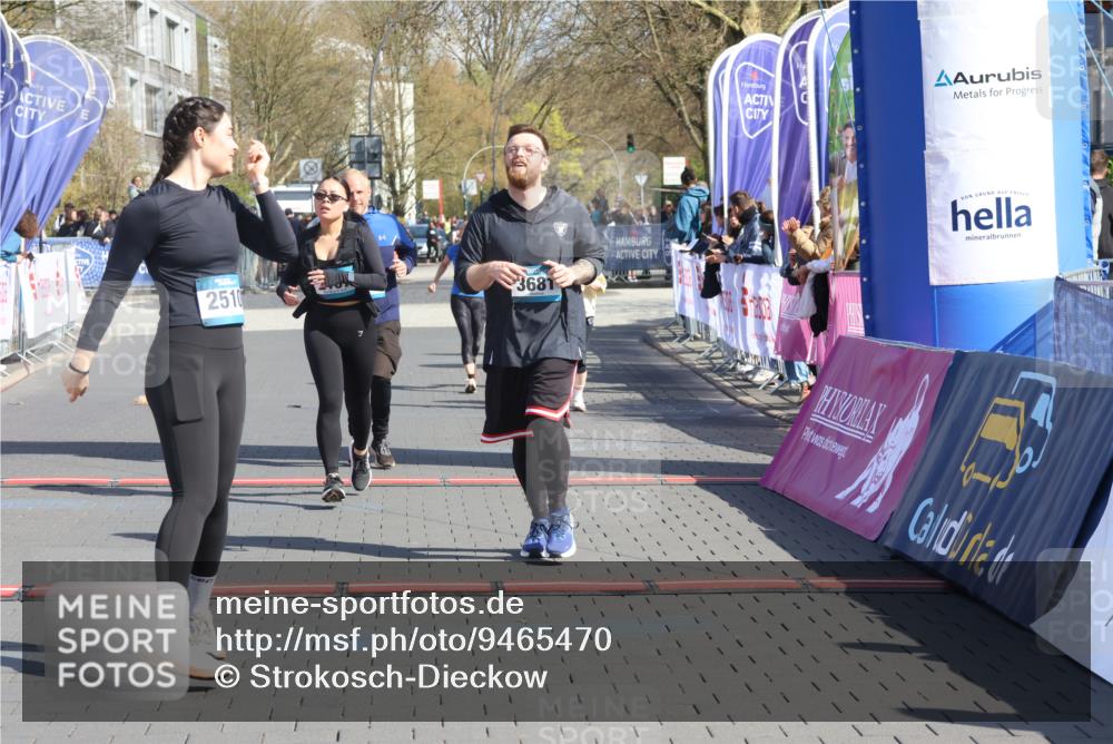 12.04.2026 - 45. Internationalen Wilhelmsburger Insellauf Strokosch-Dieckow http://msf.ph/oto/9465470 12.04.2026 11:15:36 Ziel 2510, 3681, 2157, 2993, 2137 meine-sportfotos.de