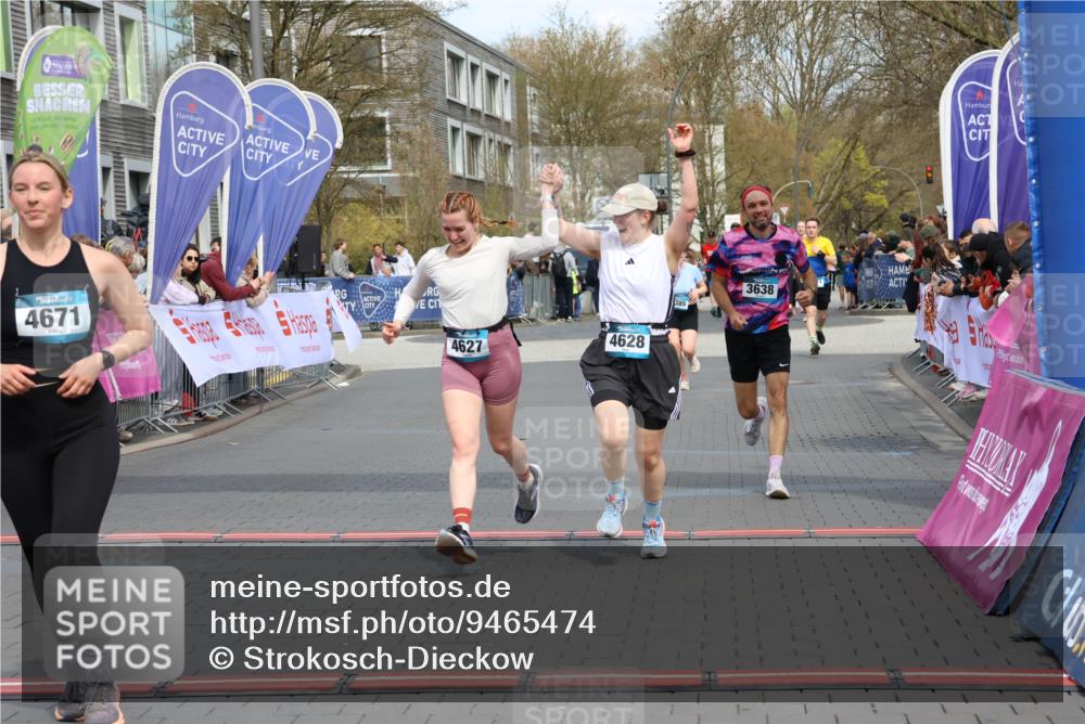 12.04.2026 - 45. Internationalen Wilhelmsburger Insellauf Strokosch-Dieckow http://msf.ph/oto/9465474 12.04.2026 13:13:11 Ziel 2275, 4671, 4627, 4628, 3638 meine-sportfotos.de