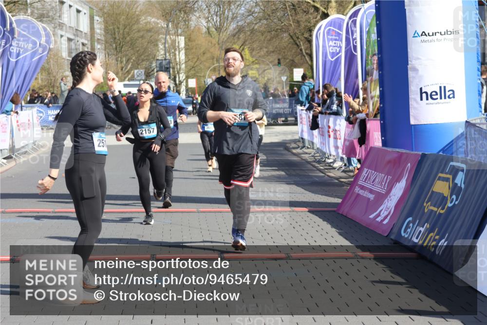 12.04.2026 - 45. Internationalen Wilhelmsburger Insellauf Strokosch-Dieckow http://msf.ph/oto/9465479 12.04.2026 11:15:36 Ziel 2510, 3681, 2157, 2993, 2137 meine-sportfotos.de