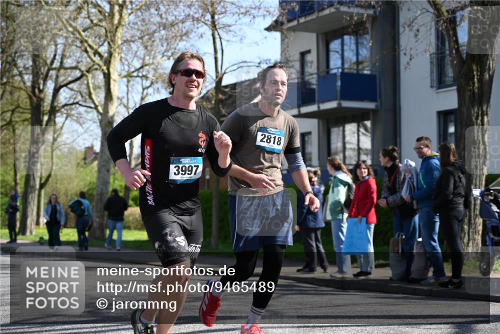 12.04.2026 - 45. Internationalen Wilhelmsburger Insellauf J. Mangold http://msf.ph/oto/9465489 12.04.2026 10:57:59 Ziel 2861, 3340, 2847, 4339, 3179, 3753, 4947, 3754, 5362, 4157, 2164, 4120, 2283, 2228, 4396, 3997, 2818, 3257, 2499, 2194, 2900, 3260, 3568, 4352, 4215, 4394, 3665, 3968, 4577, 5703, 3142, 5468, 3140, 4071, 2553 meine-sportfotos.de