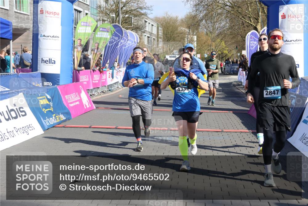 12.04.2026 - 45. Internationalen Wilhelmsburger Insellauf Strokosch-Dieckow http://msf.ph/oto/9465502 12.04.2026 10:58:20 Ziel 2847, 4339, 3179, 3753, 4947, 3754, 5362, 4157, 2164, 4120, 2283, 2228 meine-sportfotos.de