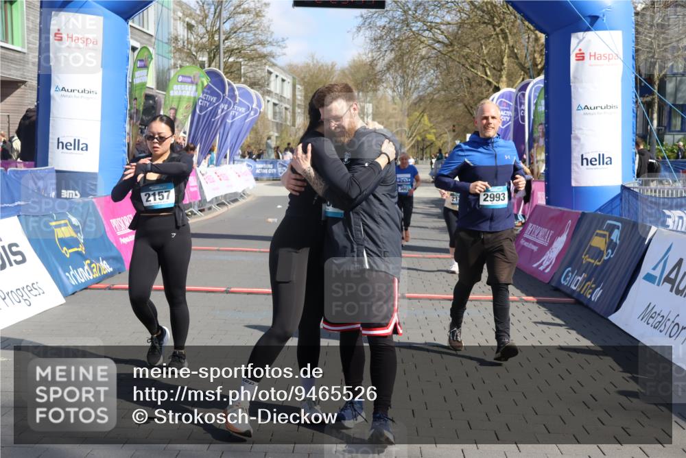 12.04.2026 - 45. Internationalen Wilhelmsburger Insellauf Strokosch-Dieckow http://msf.ph/oto/9465526 12.04.2026 11:15:40 Ziel 3681, 2157, 2993, 2137, 3607 meine-sportfotos.de