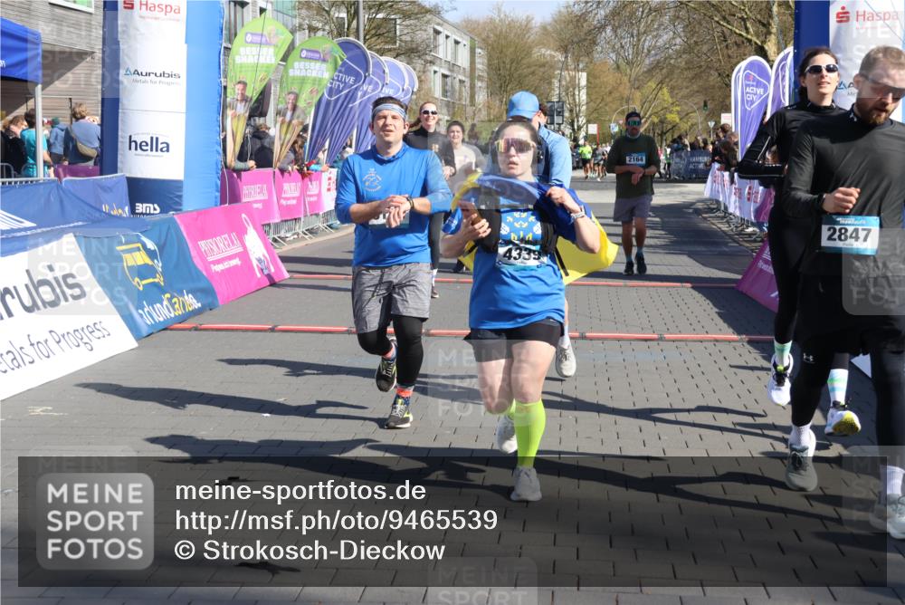 12.04.2026 - 45. Internationalen Wilhelmsburger Insellauf Strokosch-Dieckow http://msf.ph/oto/9465539 12.04.2026 10:58:20 Ziel 2847, 4339, 3179, 3753, 4947, 3754, 5362, 4157, 2164, 4120, 2283, 2228 meine-sportfotos.de