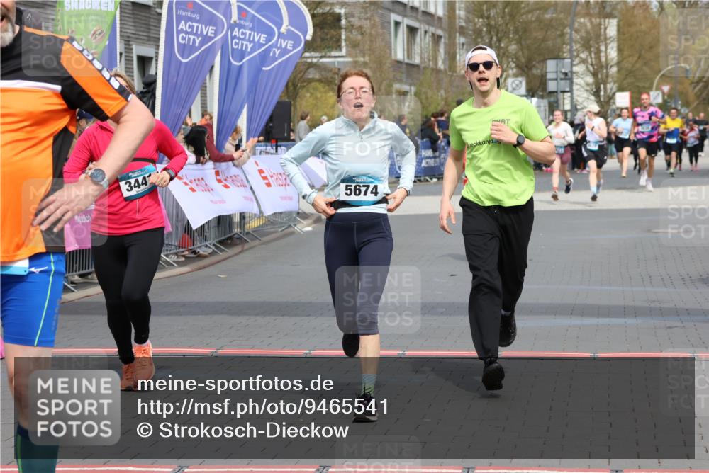 12.04.2026 - 45. Internationalen Wilhelmsburger Insellauf Strokosch-Dieckow http://msf.ph/oto/9465541 12.04.2026 13:13:05 Ziel 5855, 2280, 3441, 5674, 4841, 2275 meine-sportfotos.de