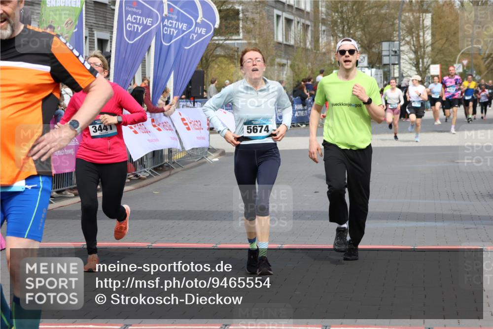 12.04.2026 - 45. Internationalen Wilhelmsburger Insellauf Strokosch-Dieckow http://msf.ph/oto/9465554 12.04.2026 13:13:05 Ziel 5855, 2280, 3441, 5674, 4841, 2275 meine-sportfotos.de