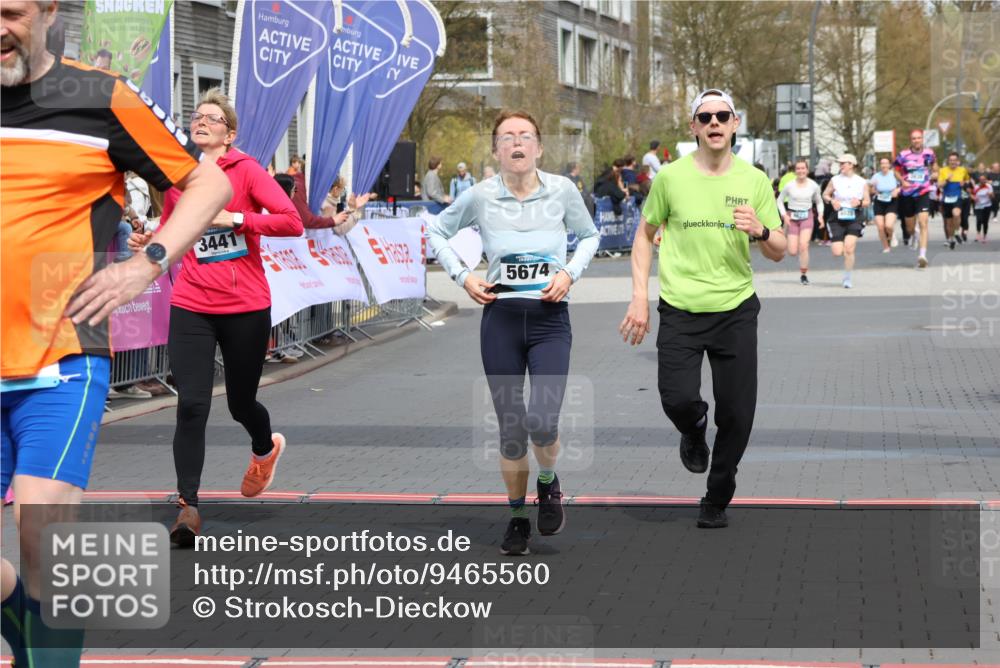 12.04.2026 - 45. Internationalen Wilhelmsburger Insellauf Strokosch-Dieckow http://msf.ph/oto/9465560 12.04.2026 13:13:05 Ziel 5855, 2280, 3441, 5674, 4841, 2275 meine-sportfotos.de