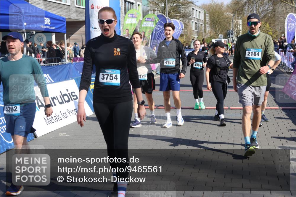 12.04.2026 - 45. Internationalen Wilhelmsburger Insellauf Strokosch-Dieckow http://msf.ph/oto/9465561 12.04.2026 10:58:26 Ziel 4120, 2283, 2228, 4396 meine-sportfotos.de