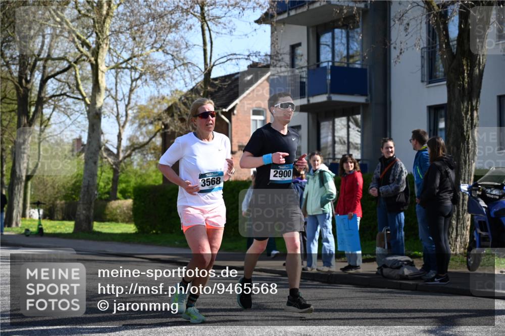 12.04.2026 - 45. Internationalen Wilhelmsburger Insellauf J. Mangold http://msf.ph/oto/9465568 12.04.2026 10:58:09 Ziel 4396, 3997, 2818, 3257, 2499, 2194, 2900, 3260, 3568, 4352, 4215, 4394, 3665, 3968, 4577, 5703, 3142, 5468, 3140, 4071, 2553, 2989, 3825, 5615, 3150 meine-sportfotos.de