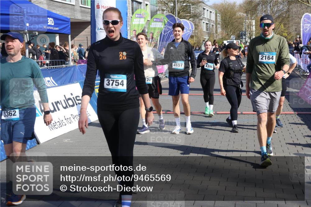 12.04.2026 - 45. Internationalen Wilhelmsburger Insellauf Strokosch-Dieckow http://msf.ph/oto/9465569 12.04.2026 10:58:26 Ziel 4120, 2283, 2228, 4396 meine-sportfotos.de
