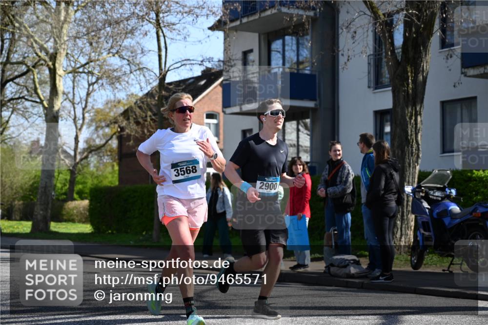 12.04.2026 - 45. Internationalen Wilhelmsburger Insellauf J. Mangold http://msf.ph/oto/9465571 12.04.2026 10:58:10 Ziel 4396, 3997, 2818, 3257, 2499, 2194, 2900, 3260, 3568, 4352, 4215, 4394, 3665, 3968, 4577, 5703, 3142, 5468, 3140, 4071, 2553, 2553, 2989, 3825, 5615, 3150 meine-sportfotos.de