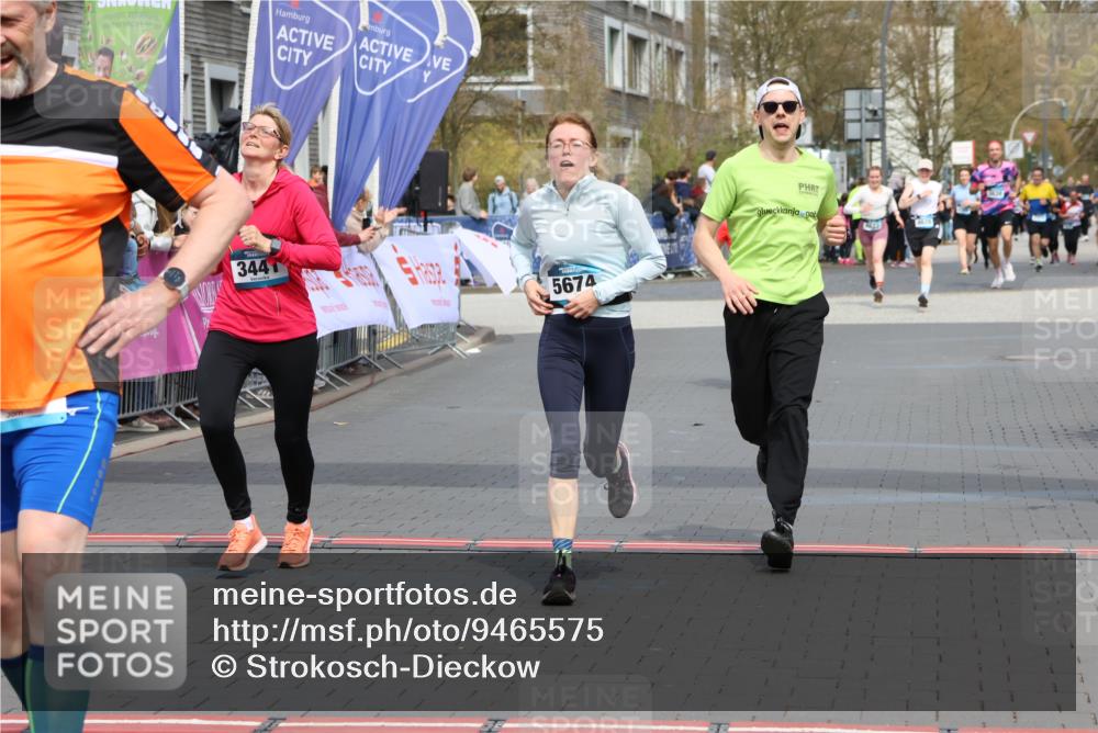 12.04.2026 - 45. Internationalen Wilhelmsburger Insellauf Strokosch-Dieckow http://msf.ph/oto/9465575 12.04.2026 13:13:04 Ziel 5750, 5855, 2280, 3441, 5674, 4841 meine-sportfotos.de
