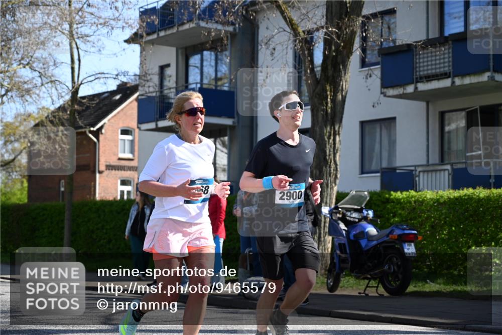 12.04.2026 - 45. Internationalen Wilhelmsburger Insellauf J. Mangold http://msf.ph/oto/9465579 12.04.2026 10:58:10 Ziel 4396, 3997, 2818, 3257, 2499, 2194, 2900, 3260, 3568, 4352, 4215, 4394, 3665, 3968, 4577, 5703, 3142, 5468, 3140, 4071, 2553, 2553, 2989, 3825, 5615, 3150 meine-sportfotos.de