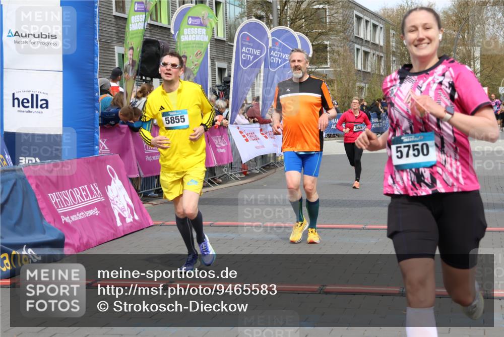 12.04.2026 - 45. Internationalen Wilhelmsburger Insellauf Strokosch-Dieckow http://msf.ph/oto/9465583 12.04.2026 13:13:02 Ziel 5750, 5855, 2280, 3441, 5674, 4841 meine-sportfotos.de