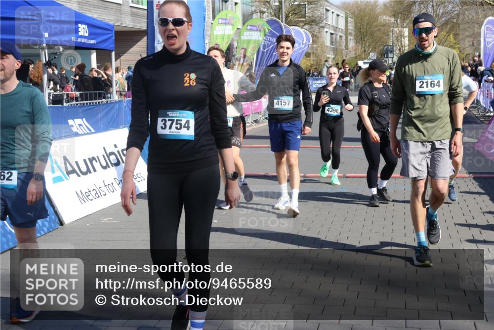 12.04.2026 - 45. Internationalen Wilhelmsburger Insellauf Strokosch-Dieckow http://msf.ph/oto/9465589 12.04.2026 10:58:26 Ziel 4120, 2283, 2228, 4396 meine-sportfotos.de