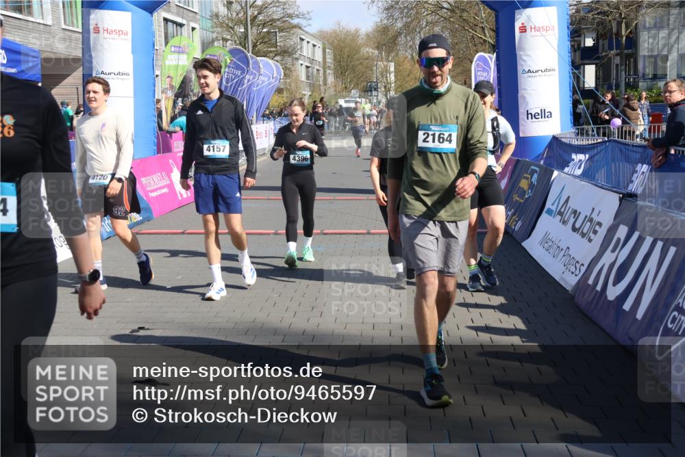 12.04.2026 - 45. Internationalen Wilhelmsburger Insellauf Strokosch-Dieckow http://msf.ph/oto/9465597 12.04.2026 10:58:27 Ziel 2228, 4396 meine-sportfotos.de