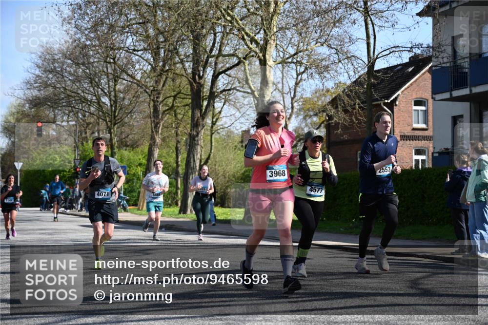 12.04.2026 - 45. Internationalen Wilhelmsburger Insellauf J. Mangold http://msf.ph/oto/9465598 12.04.2026 10:58:28 Ziel 3568, 4352, 4215, 4394, 3665, 3968, 4577, 5703, 3142, 5468, 3140, 4071, 2553, 2989, 3825, 5615, 3150, 2269 meine-sportfotos.de