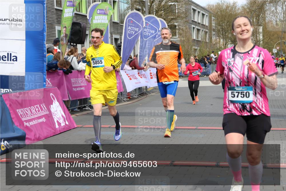 12.04.2026 - 45. Internationalen Wilhelmsburger Insellauf Strokosch-Dieckow http://msf.ph/oto/9465603 12.04.2026 13:13:01 Ziel 5750, 5855, 2280, 3441, 5674, 4841 meine-sportfotos.de