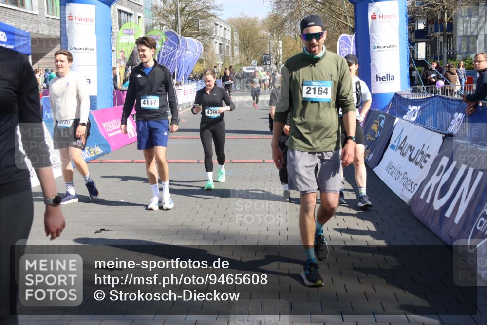 12.04.2026 - 45. Internationalen Wilhelmsburger Insellauf Strokosch-Dieckow http://msf.ph/oto/9465608 12.04.2026 10:58:27 Ziel 2228, 4396 meine-sportfotos.de