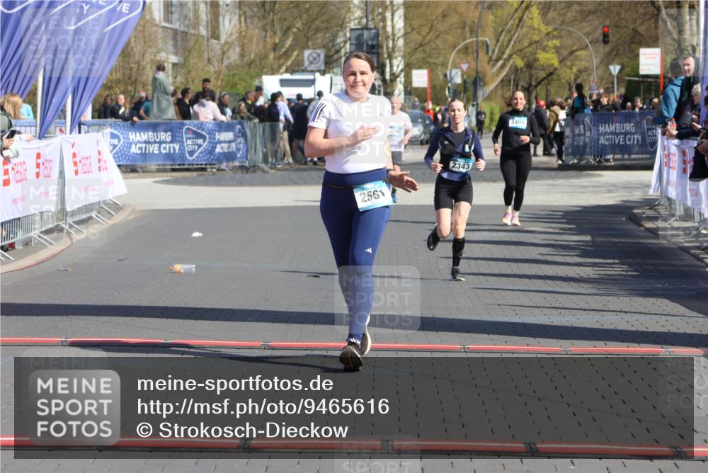 12.04.2026 - 45. Internationalen Wilhelmsburger Insellauf Strokosch-Dieckow http://msf.ph/oto/9465616 12.04.2026 11:16:04 Ziel 2561, 2343 meine-sportfotos.de