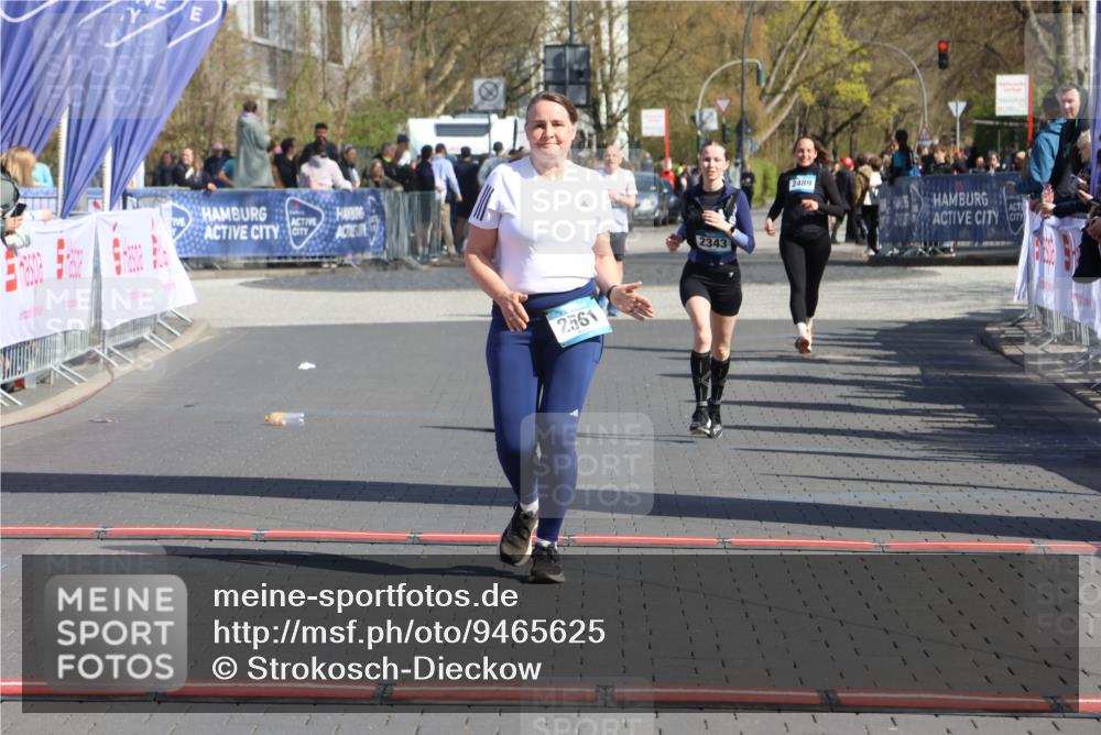 12.04.2026 - 45. Internationalen Wilhelmsburger Insellauf Strokosch-Dieckow http://msf.ph/oto/9465625 12.04.2026 11:16:04 Ziel 2561, 2343 meine-sportfotos.de