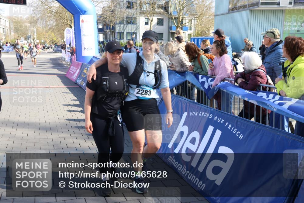 12.04.2026 - 45. Internationalen Wilhelmsburger Insellauf Strokosch-Dieckow http://msf.ph/oto/9465628 12.04.2026 10:58:31 Ziel 3997, 2818, 3257 meine-sportfotos.de