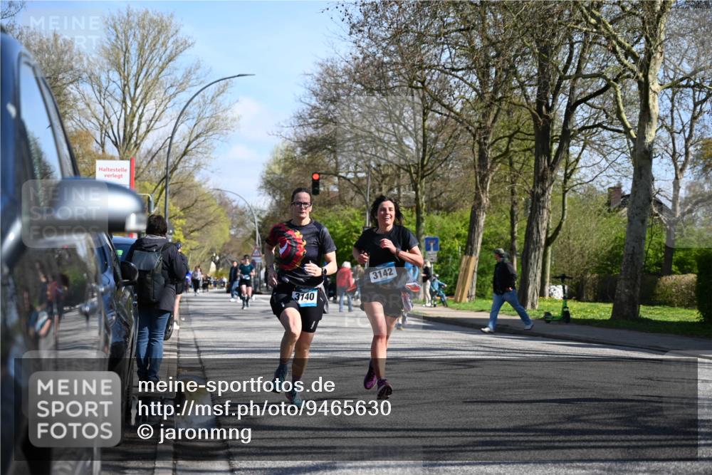 12.04.2026 - 45. Internationalen Wilhelmsburger Insellauf J. Mangold http://msf.ph/oto/9465630 12.04.2026 10:58:31 Ziel 4394, 3665, 3968, 4577, 5703, 3142, 5468, 3140, 4071, 2553, 2989, 2989, 3825, 5615, 3150, 2269, 5366, 3044, 3045 meine-sportfotos.de