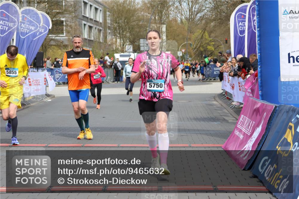 12.04.2026 - 45. Internationalen Wilhelmsburger Insellauf Strokosch-Dieckow http://msf.ph/oto/9465632 12.04.2026 13:13:00 Ziel 5750, 5855, 2280 meine-sportfotos.de