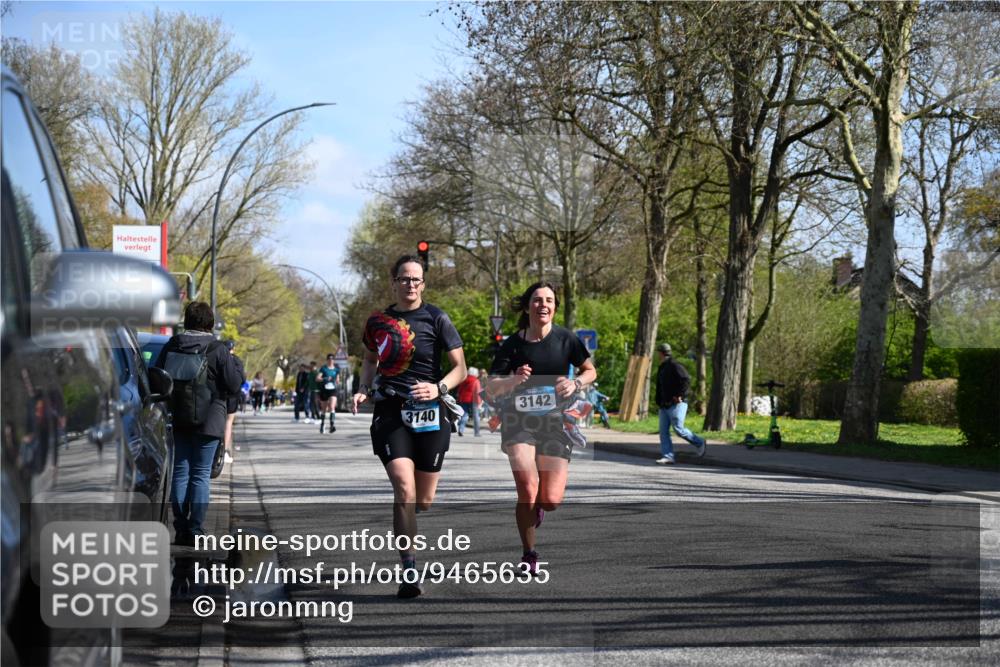 12.04.2026 - 45. Internationalen Wilhelmsburger Insellauf J. Mangold http://msf.ph/oto/9465635 12.04.2026 10:58:31 Ziel 4394, 3665, 3968, 4577, 5703, 3142, 5468, 3140, 4071, 2553, 2989, 2989, 3825, 5615, 3150, 2269, 5366, 3044, 3045 meine-sportfotos.de