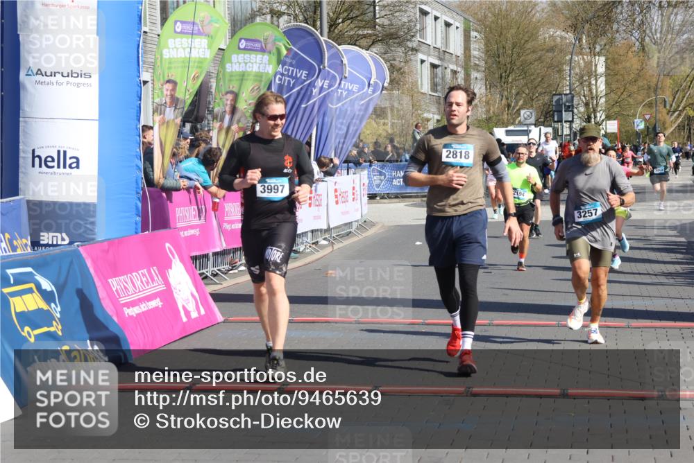 12.04.2026 - 45. Internationalen Wilhelmsburger Insellauf Strokosch-Dieckow http://msf.ph/oto/9465639 12.04.2026 10:58:34 Ziel 3997, 2818, 3257, 2499, 2194 meine-sportfotos.de