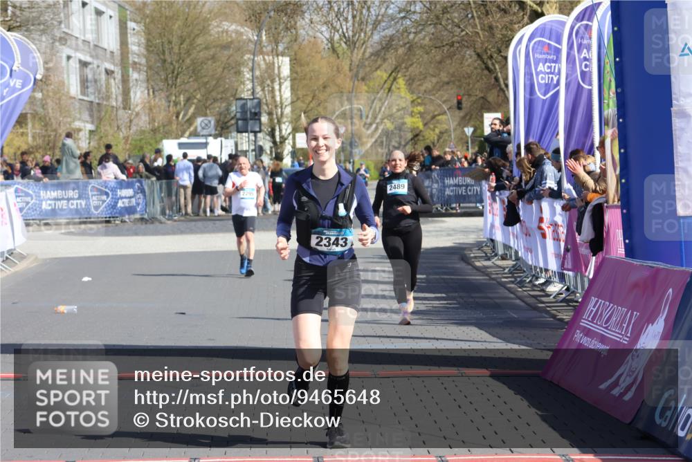 12.04.2026 - 45. Internationalen Wilhelmsburger Insellauf Strokosch-Dieckow http://msf.ph/oto/9465648 12.04.2026 11:16:08 Ziel 2561, 2343 meine-sportfotos.de