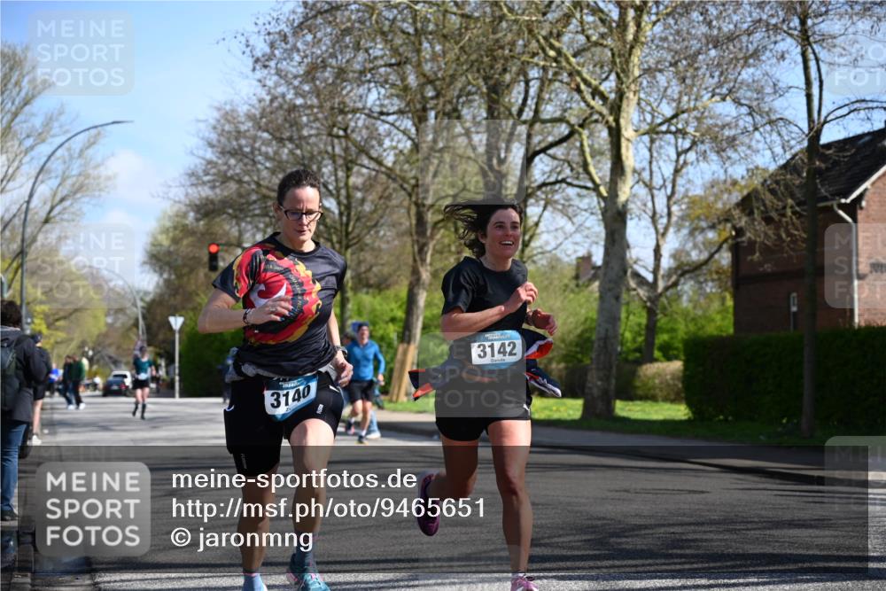 12.04.2026 - 45. Internationalen Wilhelmsburger Insellauf J. Mangold http://msf.ph/oto/9465651 12.04.2026 10:58:32 Ziel 3665, 3968, 4577, 5703, 3142, 5468, 3140, 4071, 2553, 2989, 3825, 5615, 3150, 2269, 5366, 3044, 3045 meine-sportfotos.de