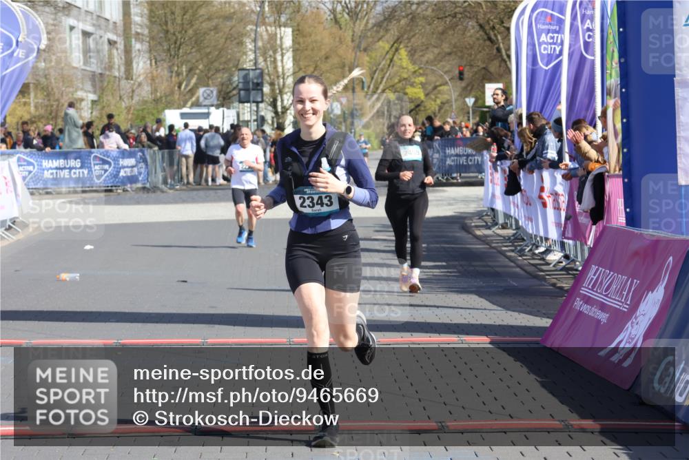 12.04.2026 - 45. Internationalen Wilhelmsburger Insellauf Strokosch-Dieckow http://msf.ph/oto/9465669 12.04.2026 11:16:08 Ziel 2561, 2343 meine-sportfotos.de