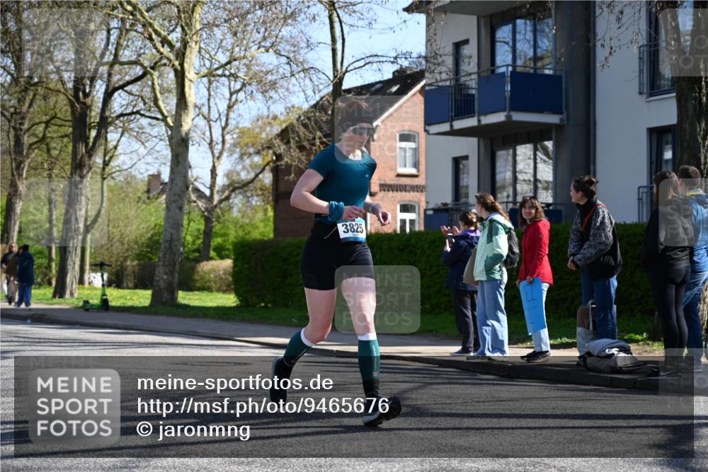 12.04.2026 - 45. Internationalen Wilhelmsburger Insellauf J. Mangold http://msf.ph/oto/9465676 12.04.2026 10:58:44 Ziel 3140, 4071, 2553, 2989, 3825, 5615, 3150, 2269, 5366, 3044, 3045, 3582, 4896, 2308 meine-sportfotos.de